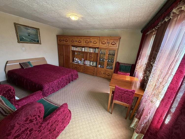 Casă cu 7 camere cu Teren 363 Mp în Central