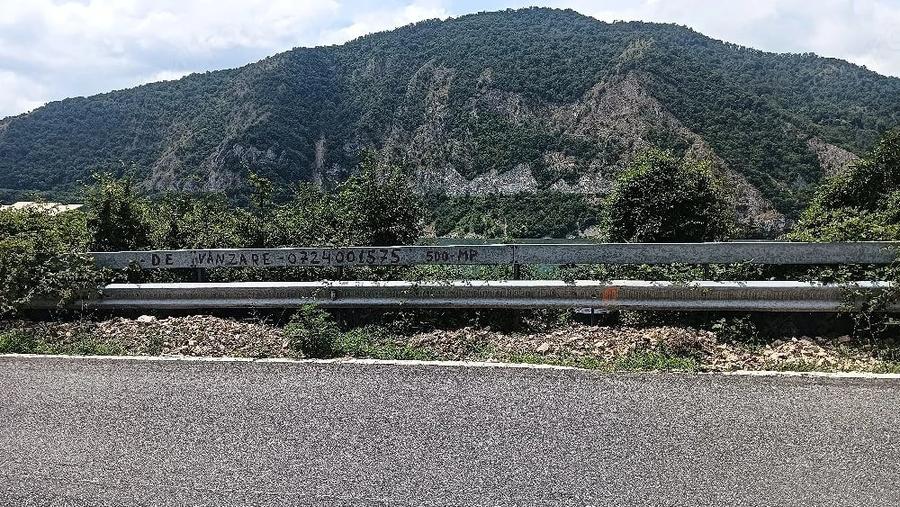 Teren de 500 mp, în Svinița