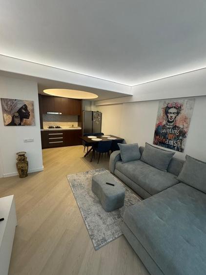 Apartament cu 3 camere decomandat, mobilat în Pipera