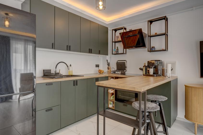 Apartament cu 3 camere decomandat în Titan