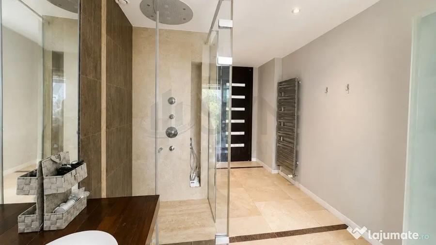 Apartament cu 4 camere decomandat în Victoriei