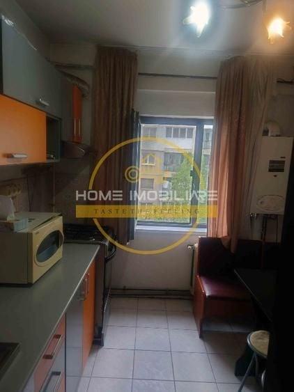Apartament cu 3 camere decomandat, mobilat în Mircea cel Bătrân