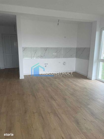 Casă cu 3 camere decomandat cu Teren 667 Mp în Central