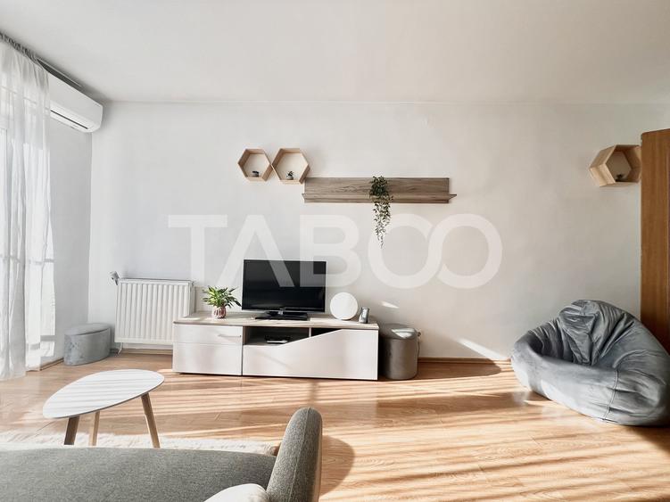 Apartament cu 3 camere semidecomandat, mobilat în Gheorgheni