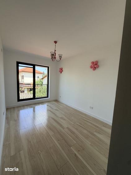Casă cu 4 camere cu Teren 266 Mp în Tunari
