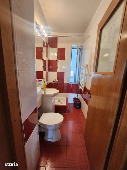 Apartament cu 5 camere decomandat în Craiovei
