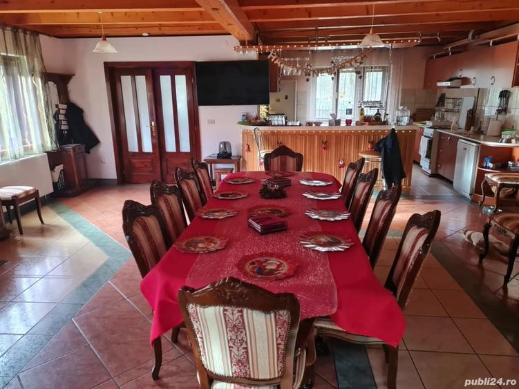 Casă cu 6 camere cu Teren 1000 Mp în Marga