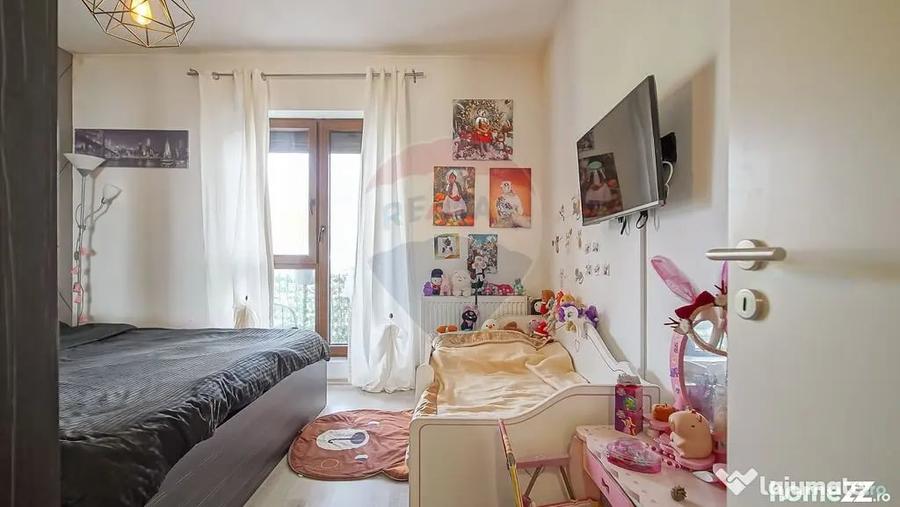 Apartament cu 3 camere decomandat în Tractorul