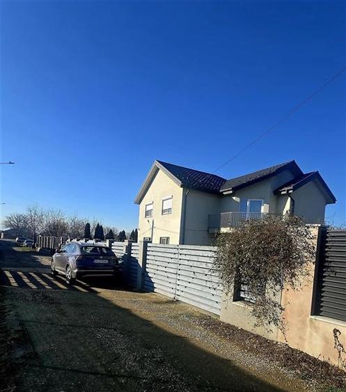Casă individuală cu 4 camere cu Canalizare în Letea Veche