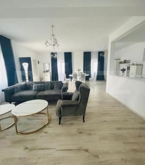 Casă individuală cu 6 camere cu Piscina în Exterior Est