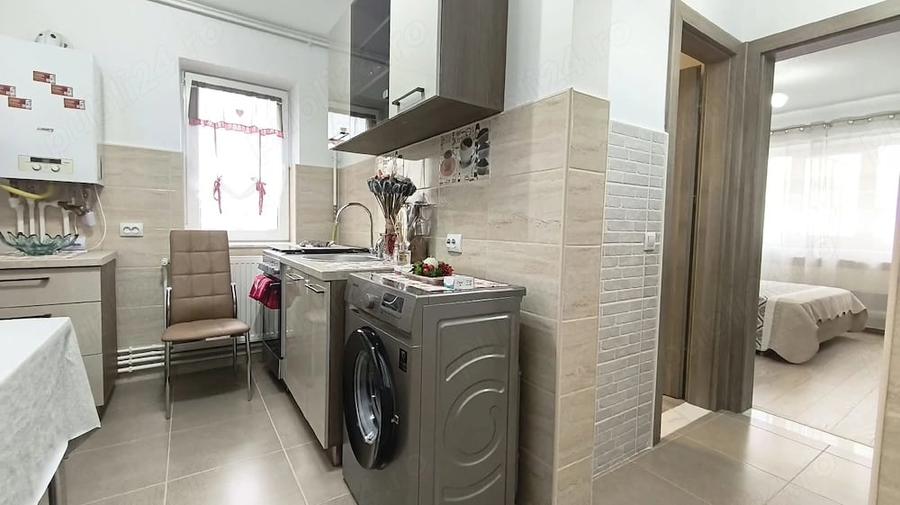 Apartament cu 2 camere decomandat în 22 Decembrie