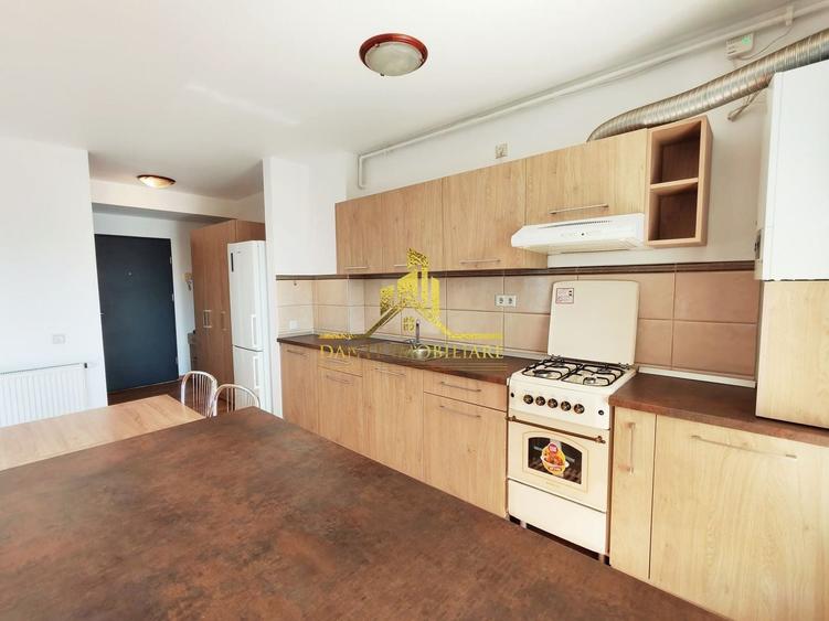 Apartament cu 3 camere semidecomandat, mobilat în Gheorgheni