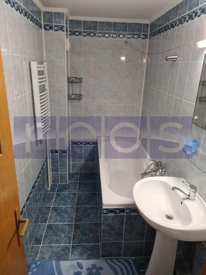 Apartament cu 3 camere decomandat, mobilat în Vitan Mall