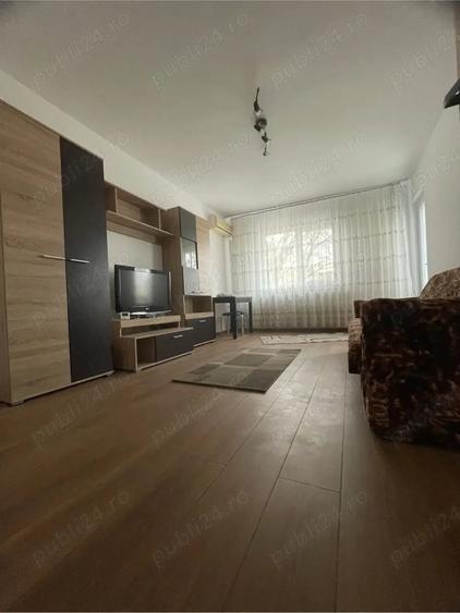 Apartament cu 3 camere decomandat în 1 Mai