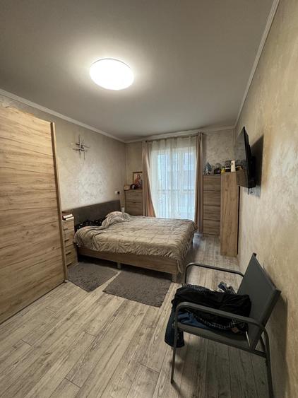 Apartament cu 4 camere decomandat în Florești