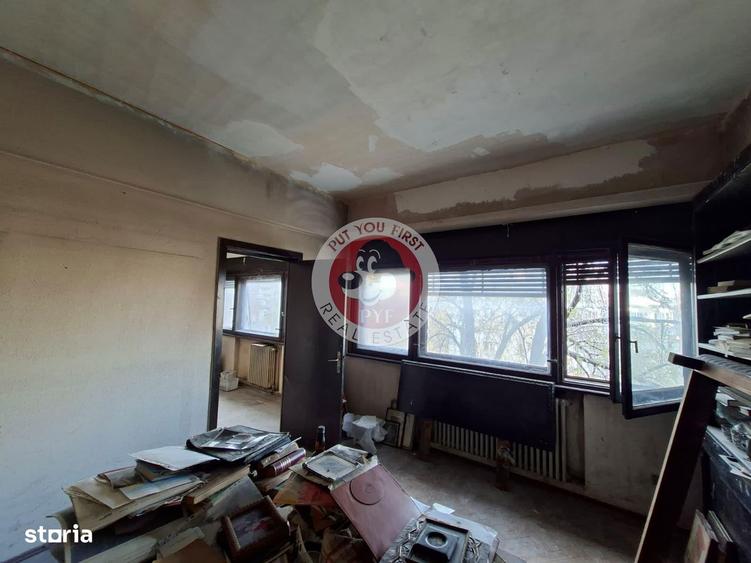 Apartament cu 5 camere semidecomandat în Victoriei