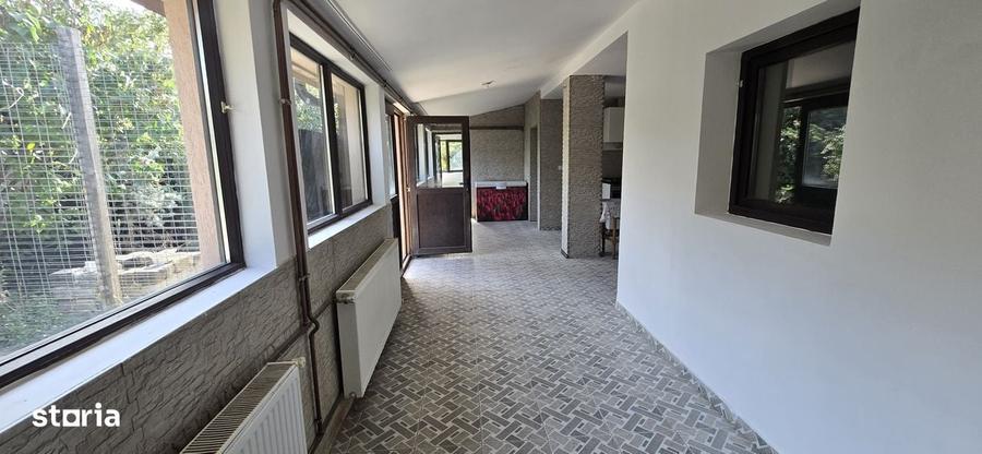 Casă cu 4 camere în Tărtășești
