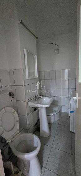 Apartament cu 3 camere decomandat în Est