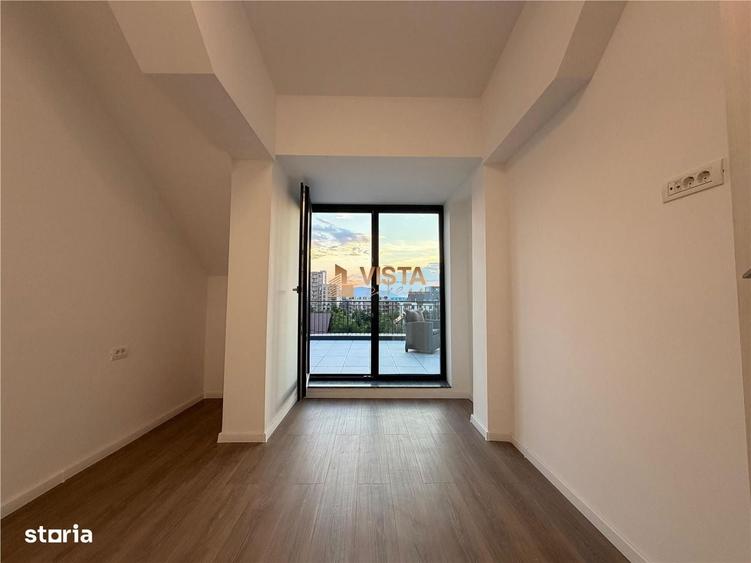 Apartament cu 3 camere decomandat în Tractorul