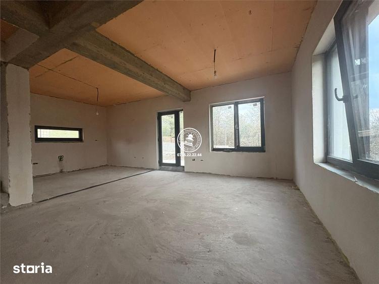 Casă cu 5 camere cu Teren 468 Mp în Popricani