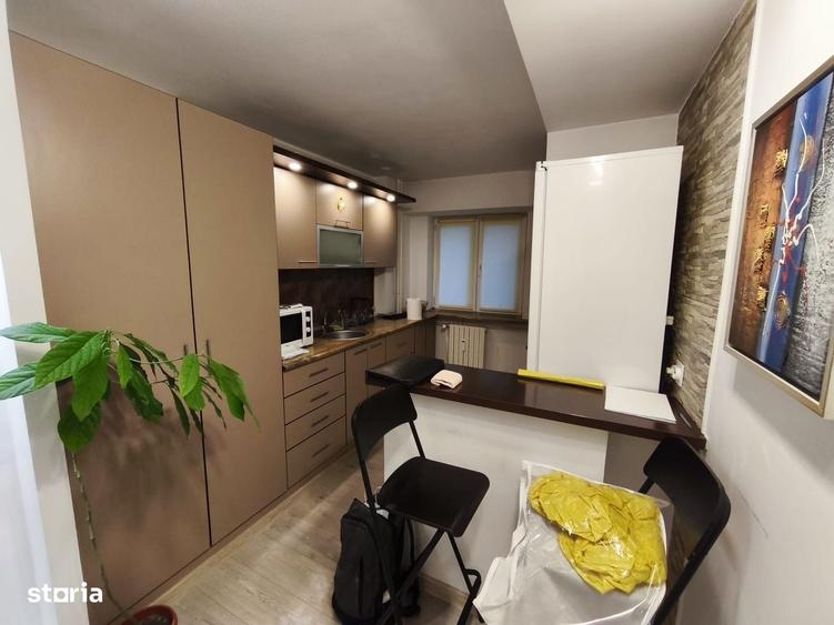 Apartament cu 3 camere decomandat în 13 Septembrie