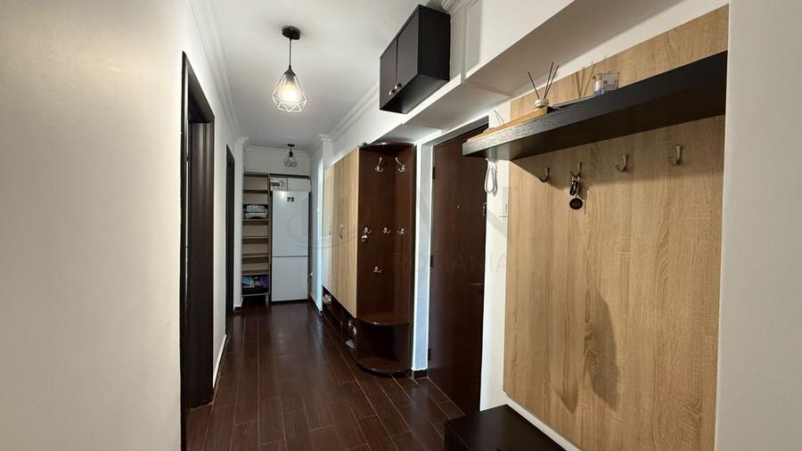 Apartament cu 3 camere decomandat, mobilat în Colentina