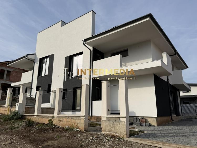 Duplex cu 4 camere cu Canalizare în Cetate
