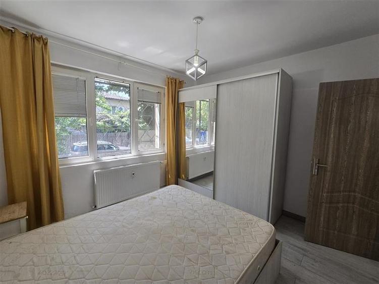 Apartament cu 2 camere semidecomandat, mobilat în 1 Mai
