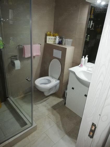 Casă cu 4 camere cu Teren 1200 Mp în Central
