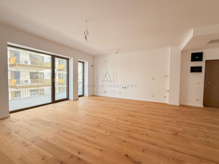Apartament cu 3 camere semidecomandat în Sisești