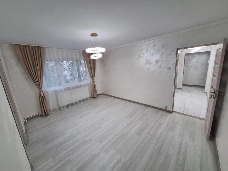 Apartament cu 3 camere semidecomandat în Tomis Nord
