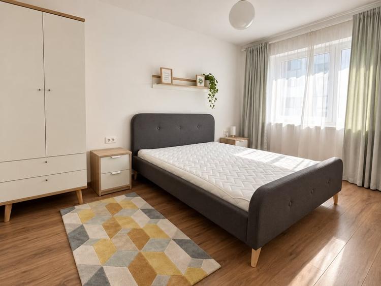 Apartament cu 2 camere decomandat în Tractorul