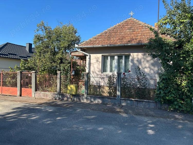 Casă cu 2 camere cu Teren 1960 Mp în Central