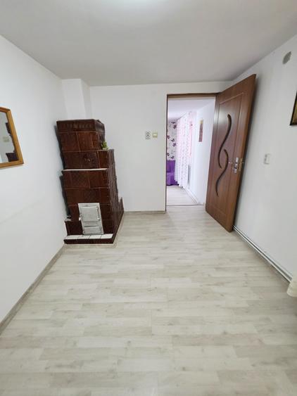 Casă renovată cu 6 camere, teren 557 mp – Berceni, Prahova - 53