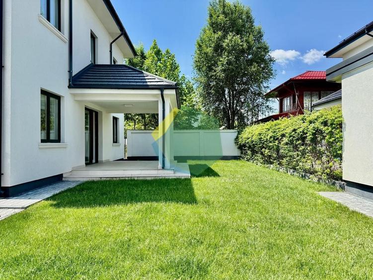 Casă individuală cu 8 camere cu Canalizare în Corbeanca