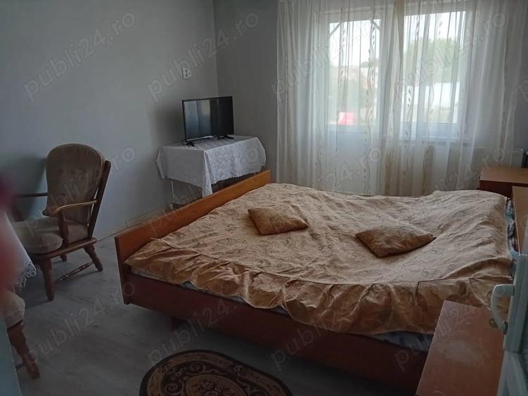 Casă cu 6 camere cu Teren 565 Mp în Ișalnița