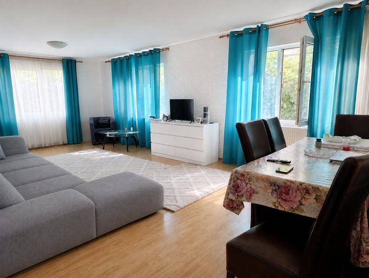 Casă cu 4 camere cu Teren 4200 Mp în Adunații-Copăceni