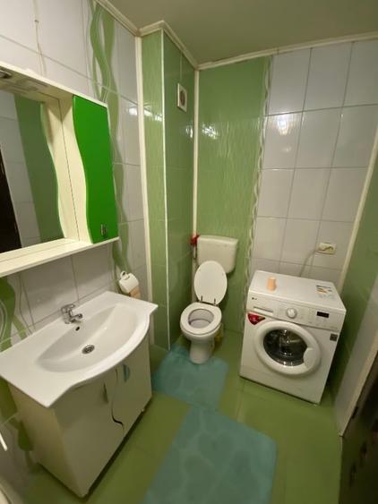 Apartament cu 3 camere decomandat, mobilat în Iris