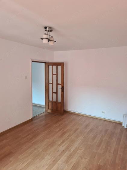 Apartament cu 2 camere decomandat în Precista