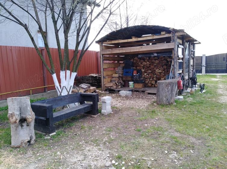 Casă cu 5 camere cu Teren 1800 Mp în Glăjărie