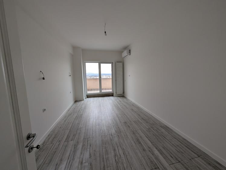 Apartament cu 3 camere decomandat în Ștefan cel Mare