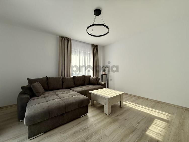 Apartament cu 2 camere decomandat, mobilat în Cristian