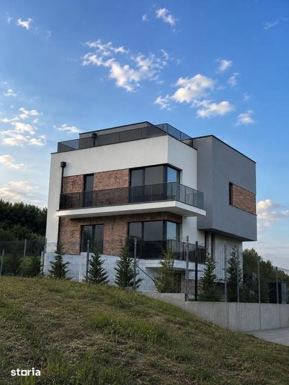 Casă cu 6 camere cu Teren 450 Mp în Apahida