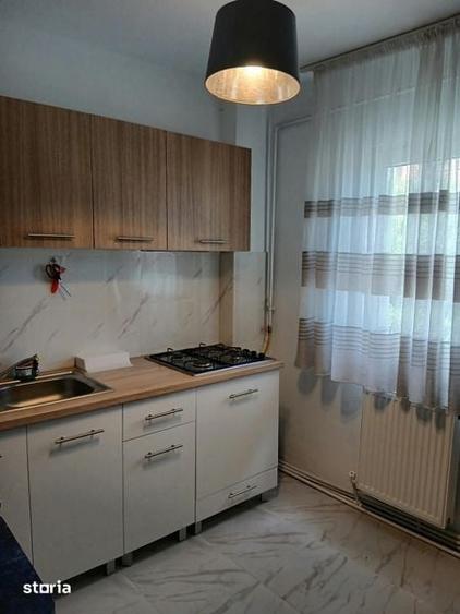 Apartament cu 2 camere semidecomandat în Coman