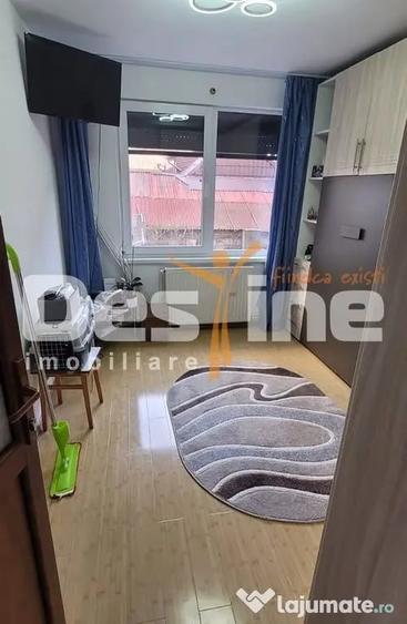 Apartament cu 3 camere decomandat în Craiter