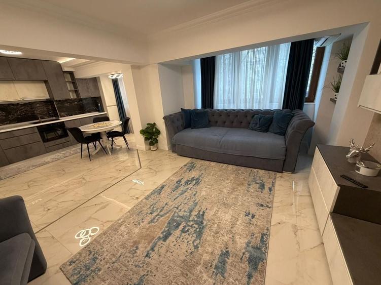 Apartament cu 2 camere decomandat, mobilat în Decebal