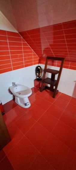 Casă individuală cu 13 camere cu Canalizare în Avrig