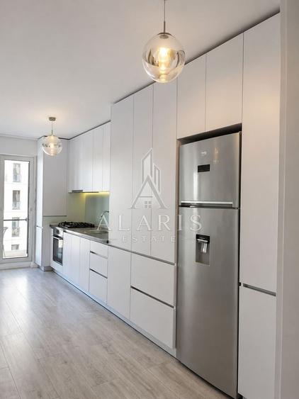 Apartament cu 3 camere semidecomandat, mobilat în Torontalului