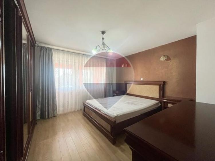 Duplex cu 4 camere cu Teren 350 Mp în Țiglari
