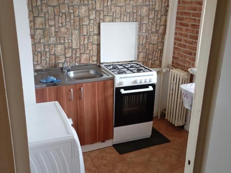Particular vând garsoniera îmbunătățită - 1